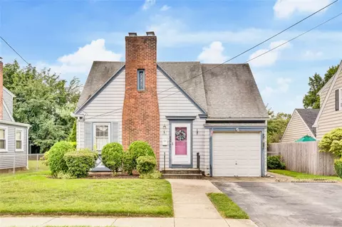 50 Omaha Blvd, Warwick, RI 02889