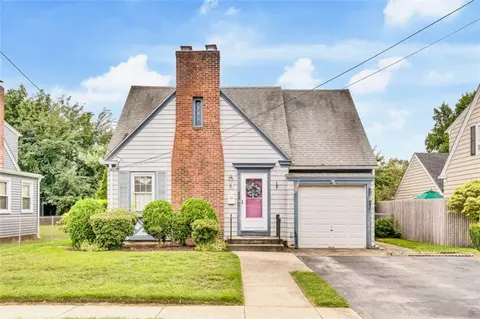 50 Omaha Blvd, Warwick, RI 02889