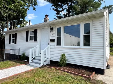 16 E View Ave, Cranston, RI 02920 photo 4