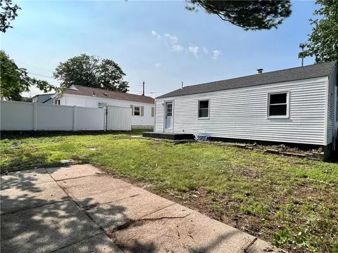 16 E View Ave, Cranston, RI 02920 photo 7