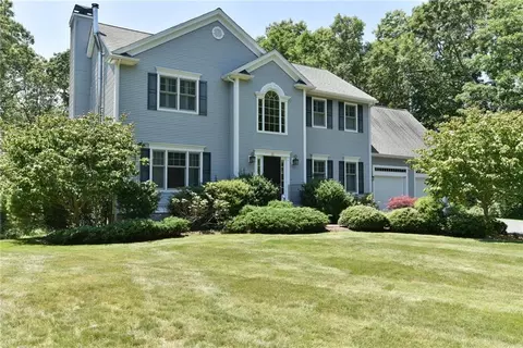 11 Echo Ln, South Kingstown, RI 02892