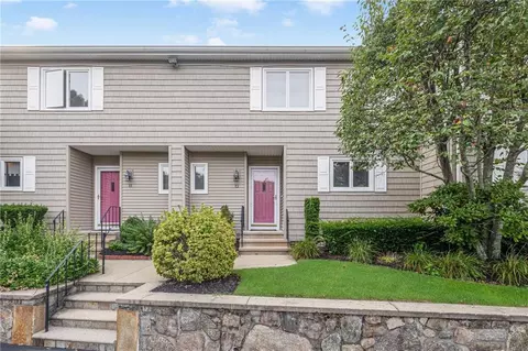 100 Hoffman Ave #12, Cranston, RI 02920