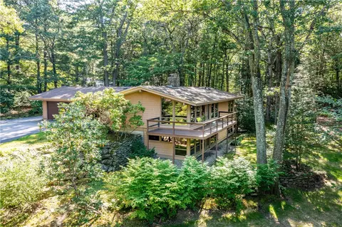 12 E Gate Rd, Smithfield, RI 02828