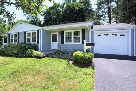 2 Park Dr, North Smithfield, RI 02896