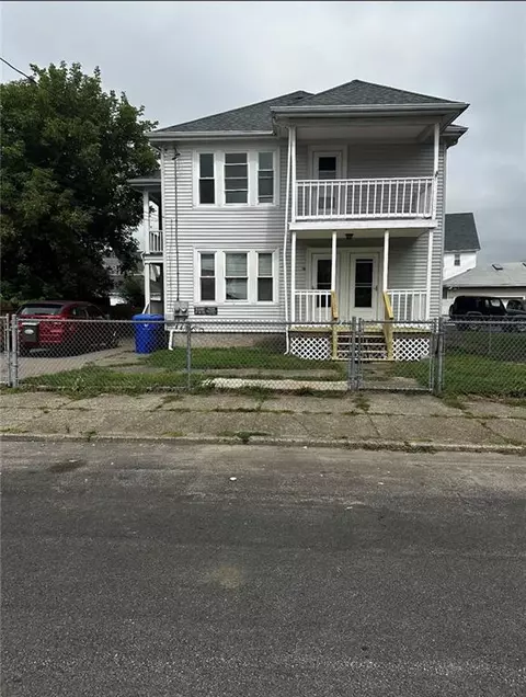 16 Mavis St, Pawtucket, RI 02860