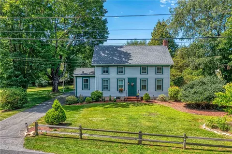 2003 Crandall Rd, Tiverton, RI 02878
