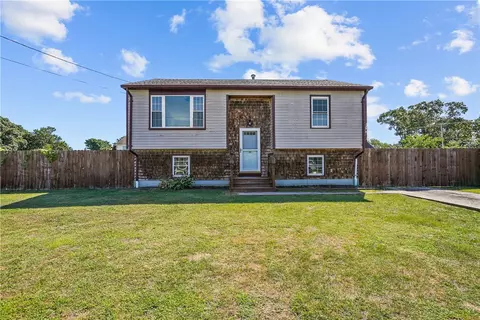 114 Wilbur Ave, Warwick, RI 02889
