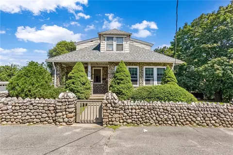 129 Church St, Lincoln, RI 02838