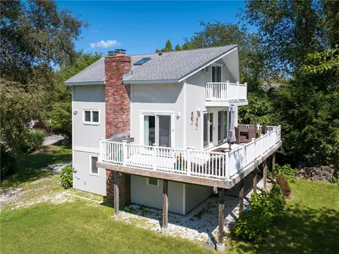 4 Brant Rd, South Kingstown, RI 02879