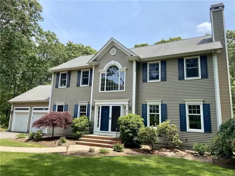 106 Parsons Ln, West Kingston, RI 02892