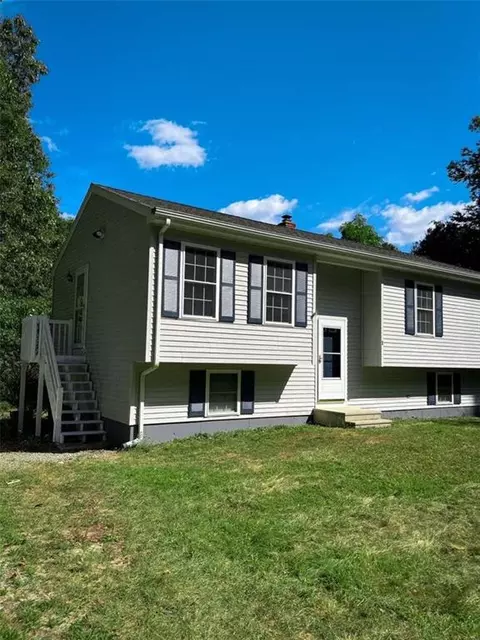 1 Beech Hill Rd, Hopkinton, RI 02804