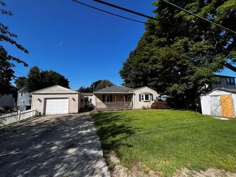 41 Sumner St, Cumberland, RI 02864