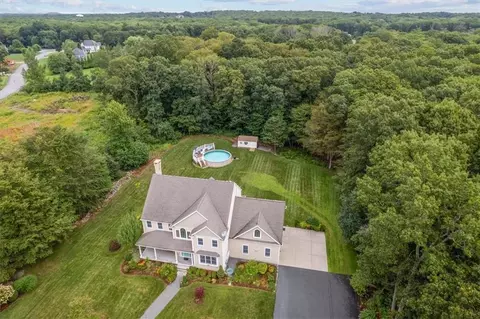 51 Richard Cir, Seekonk, MA 02771