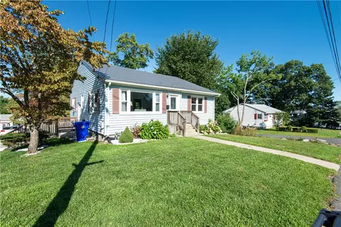 21 Park St, North Providence, RI 02904