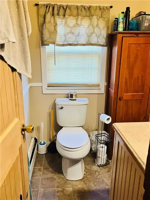 96 Loring St, Woonsocket, RI 02895 photo 6