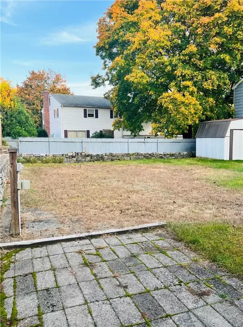 96 Loring St, Woonsocket, RI 02895 photo 12