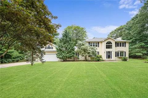 500 Carrs Pond Rd, East Greenwich, RI 02818