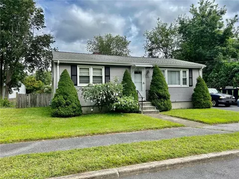 11 Bernice Dr, Cranston, RI 02920