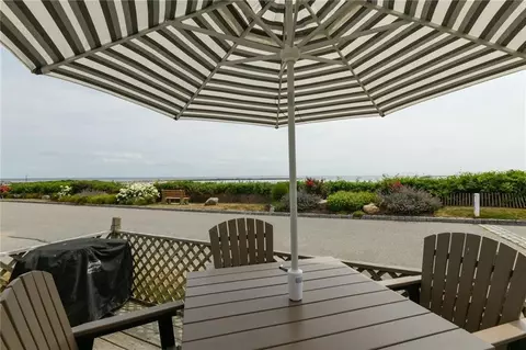 37 Shore Rd, Narragansett, RI 02882