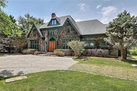 50 Canonchet Way, Narragansett, RI 02882