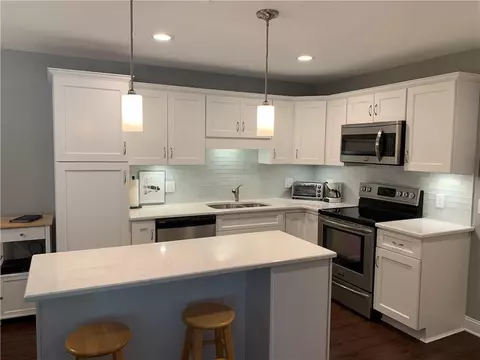60 Saw Mill Dr #3-108, North Kingstown, RI 02852