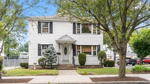 749 Admiral St, Providence, RI 02908