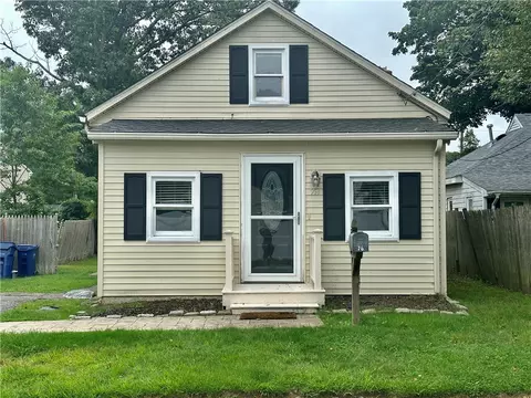 78 Mawney Ave, Warwick, RI 02889