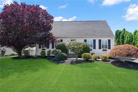 31 Briarcliffe Rd, Cranston, RI 02910