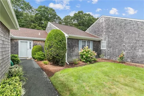 62 Cornell Dr, Portsmouth, RI 02871
