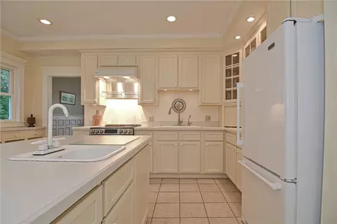 961 Mendon Rd, Woonsocket, RI 02895 photo 16