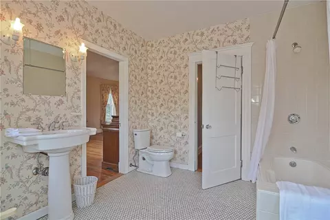961 Mendon Rd, Woonsocket, RI 02895 photo 30