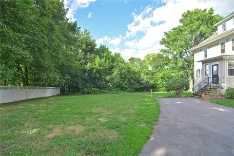 961 Mendon Rd, Woonsocket, RI 02895 photo 39
