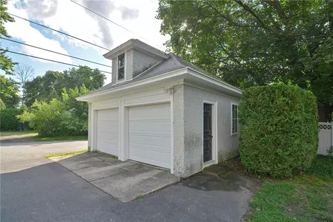 961 Mendon Rd, Woonsocket, RI 02895 photo 40