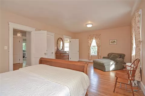 961 Mendon Rd, Woonsocket, RI 02895 photo 26