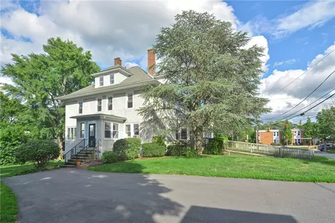 961 Mendon Rd, Woonsocket, RI 02895 photo 41