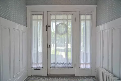 961 Mendon Rd, Woonsocket, RI 02895 photo 3