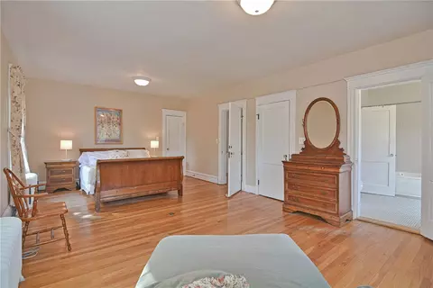 961 Mendon Rd, Woonsocket, RI 02895 photo 28