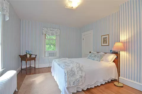961 Mendon Rd, Woonsocket, RI 02895 photo 37