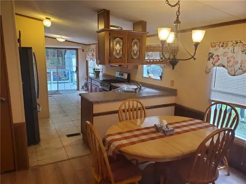 93 Lear Dr, Coventry, RI 02816 photo 2