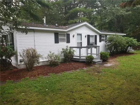 93 Lear Dr, Coventry, RI 02816