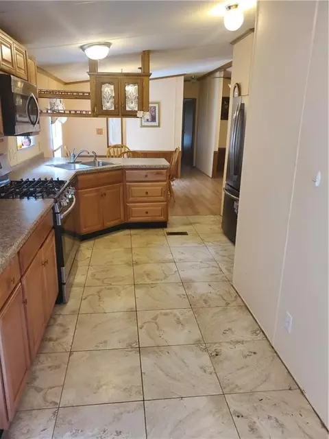 93 Lear Dr, Coventry, RI 02816 photo 4