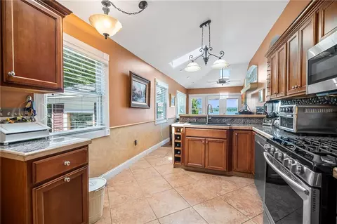 85 Mohawk St, Coventry, RI 02816 photo 9