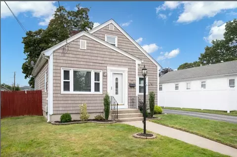 60 Stella St, Providence, RI 02909