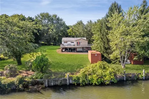 55 Bancroft Ave, Warwick, RI 02889 photo 4