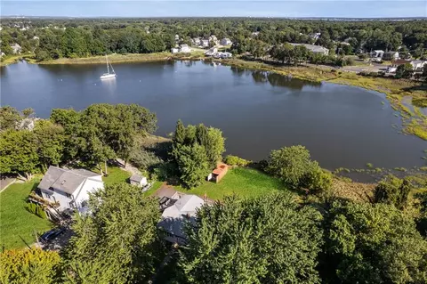 55 Bancroft Ave, Warwick, RI 02889