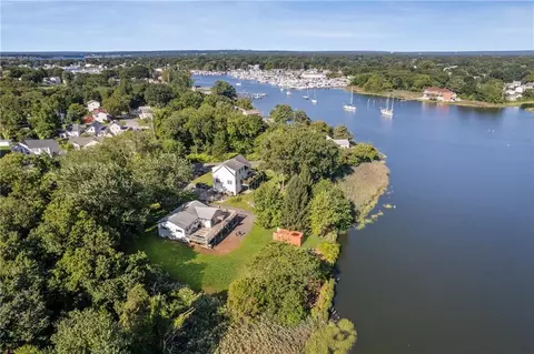 55 Bancroft Ave, Warwick, RI 02889 photo 2
