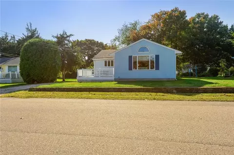 66 Fishermans Ave, Westerly, RI 02891