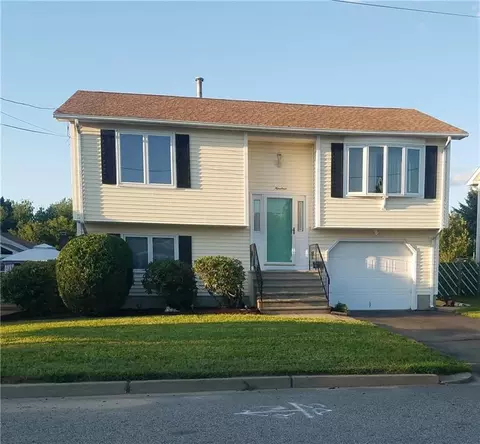 19 Urbana St, Cranston, RI 02920