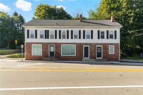 58 Main St, Hope, RI 02831