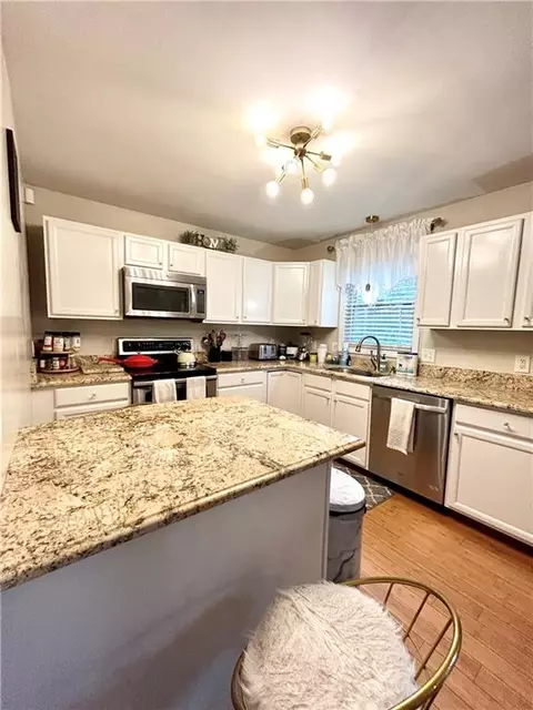 215 Roberts St, Woonsocket, RI 02895 photo 3